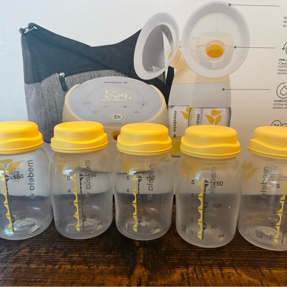Medela Bottles with Solid Lids - 5 pack 5oz-150mL